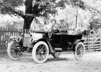 Dr. Henry Allen Turner and his family out for a Sunday drive. The Turner Telephone Company later became the Millbrook Rural Telephone Company and eventually led to Nexicom. (Photo: Nexicom)