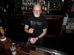 Brew master Doug Warren of The Olde Stone Brewing Company pouring a cask ale (photo: Adam Lefebvre) Brew master Doug Warren of The Olde Stone Brewing Company pouring a cask ale (photo: Adam Lefebvre)