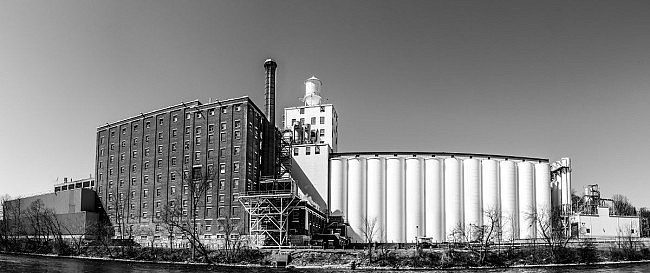 Panoramic view of the Quaker plant in Peterborough (photo: Pat Trudeau) Panoramic view of the Quaker plant in Peterborough (photo: Pat Trudeau)