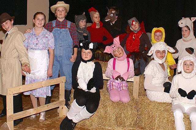 The full cast of Babe, The Sheep-Pig (photo courtesy of Peterborough Theatre Guild)