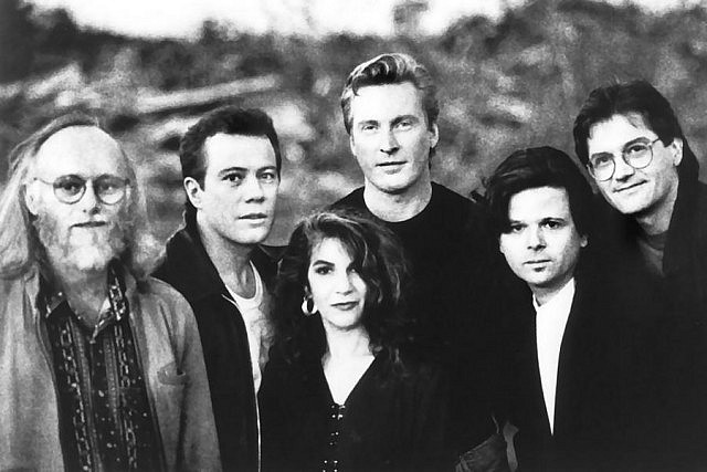 Russell deCarle performed with Prairie Oyster for 35 years. The award-winning band was inducted into the Canadian Country Music Hall of Fame in 2008.