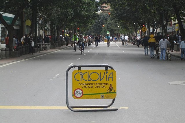"Open Streets" was inspired by Ciclovías ("cycleway") in Colombia. On Sundays and public holidays, some main streets are closed to cars from 7 a.m. until 2 p.m. for use by runners, skaters, and cyclists. Stages are set up in city parks, and Aerobics instructors, yoga teachers and musicians lead people through various performances. (Photo: Wikipedia)