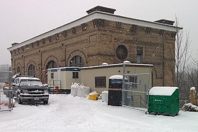 One of the first hydroelectric generating stations in North America, the London Street facility was originally constructed in 1884 to supply power to the American Cereal Company, which later became Quaker Oats.