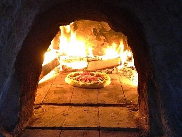 Adobe ovens can be used to cook pizza, bread, meat and more: learn to make your own with Tina Therrien (photo: The Endeavour Centre)